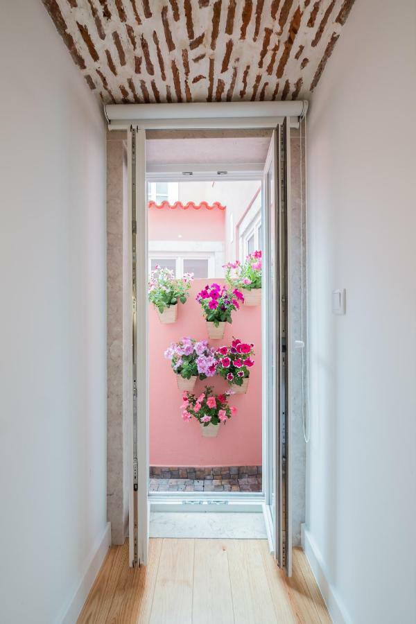 Sunshine House - Exclusive Apartment - Home By The Castle Lissabon Buitenkant foto