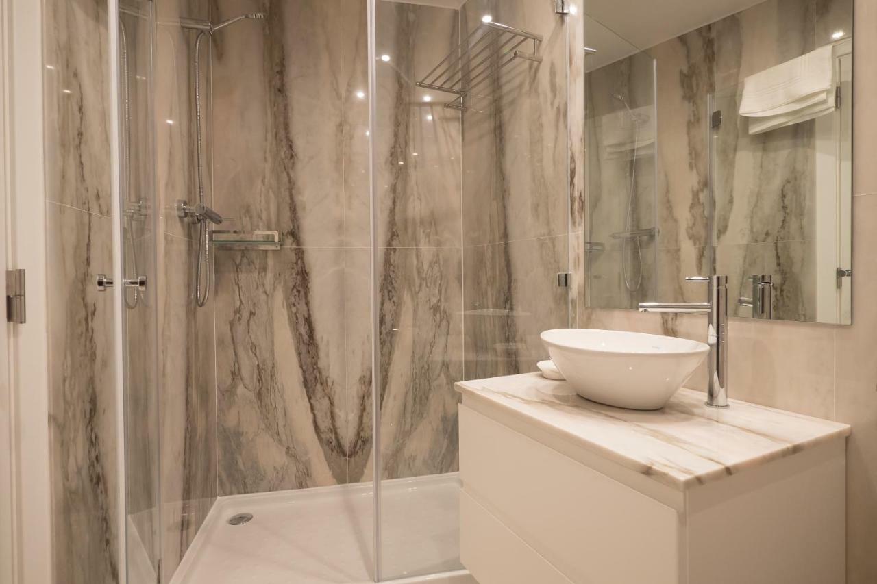 Sunshine House - Exclusive Apartment - Home By The Castle Lissabon Buitenkant foto